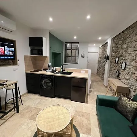 Le Medieval - Clim - Lave Linge - Cite