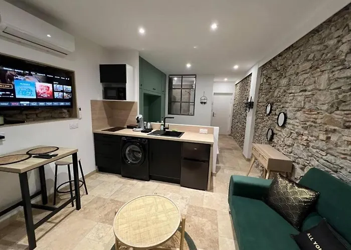 Le Medieval - Clim - Lave Linge - Cite